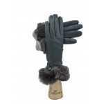 Guanto donna in vera pelle nappa foderato cashmere con polso rex.